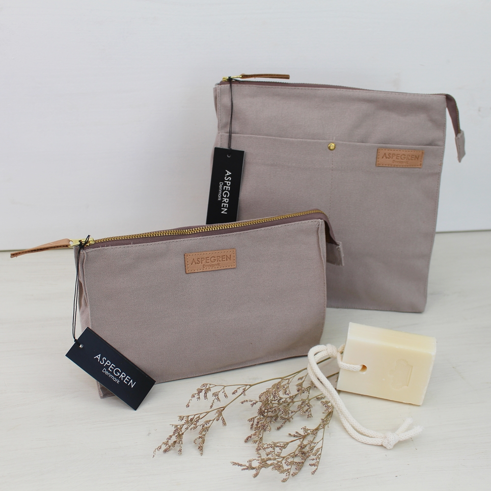 Kulturbeutel / Tasche Mano Khaki Größe Small von Aspegren